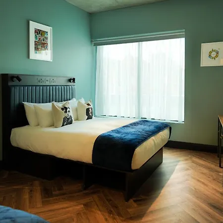 One Ξενοδοχείο 4*